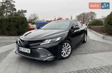 Седан Toyota Camry 2017 в Днепре