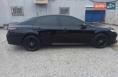 Седан Toyota Camry 2018 в Дніпрі