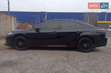 Седан Toyota Camry 2018 в Дніпрі
