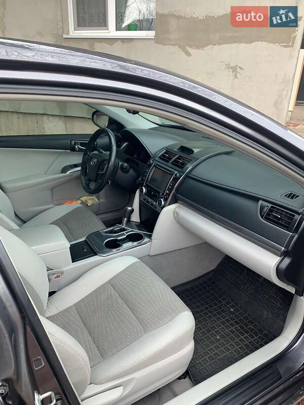 Седан Toyota Camry 2014 в Києві