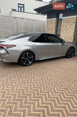Седан Toyota Camry 2017 в Києві