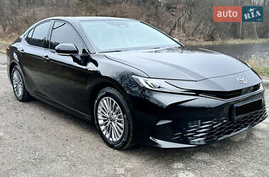 Седан Toyota Camry 2024 в Киеве