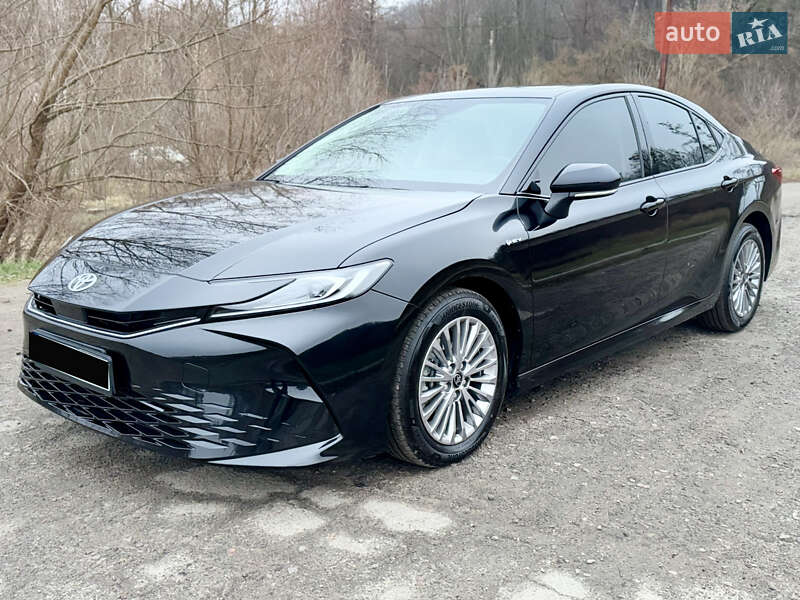 Седан Toyota Camry 2024 в Киеве