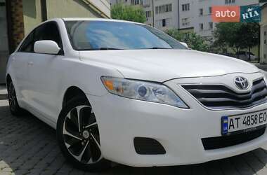 Седан Toyota Camry 2010 в Івано-Франківську