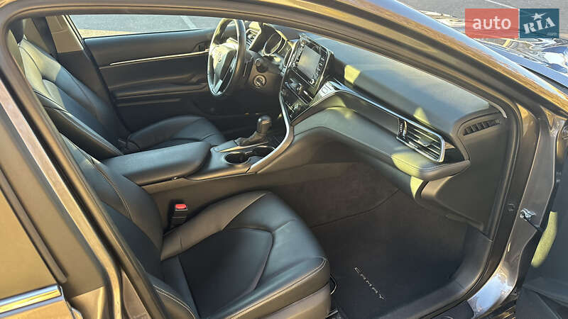 Седан Toyota Camry 2021 в Одесі