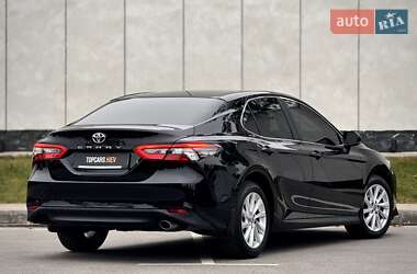 Седан Toyota Camry 2023 в Киеве