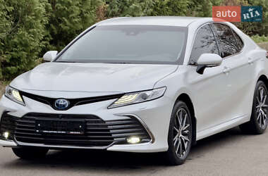 Седан Toyota Camry 2023 в Іршаві