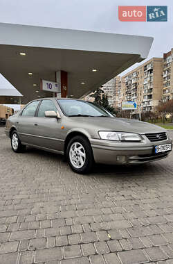 Седан Toyota Camry 1999 в Одессе