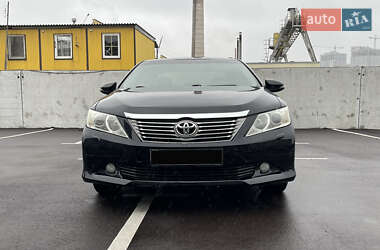 Седан Toyota Camry 2012 в Києві