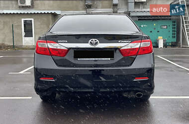 Седан Toyota Camry 2012 в Києві