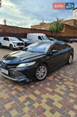 Седан Toyota Camry 2020 в Виннице