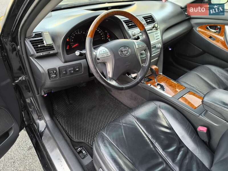 Седан Toyota Camry 2007 в Житомирі