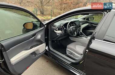 Седан Toyota Camry 2021 в Киеве