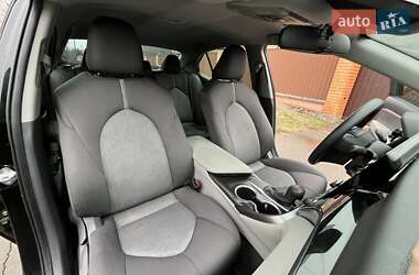 Седан Toyota Camry 2021 в Киеве