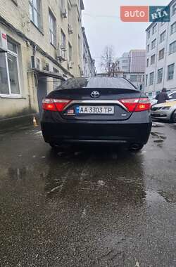 Седан Toyota Camry 2015 в Киеве