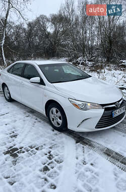 Седан Toyota Camry 2015 в Львові