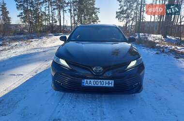 Седан Toyota Camry 2018 в Киеве