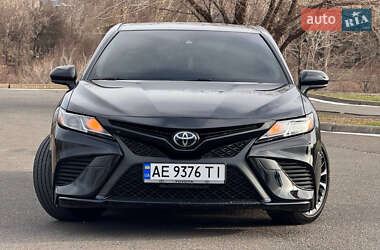 Седан Toyota Camry 2019 в Кривому Розі