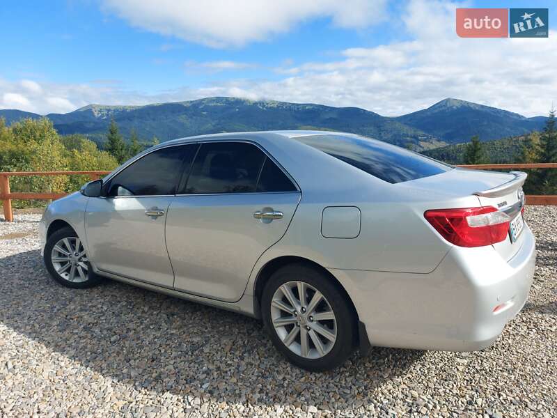 Седан Toyota Camry 2011 в 
