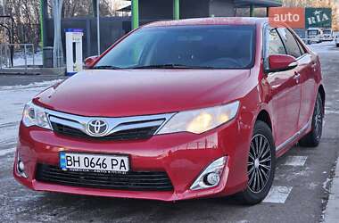 Седан Toyota Camry 2015 в Киеве