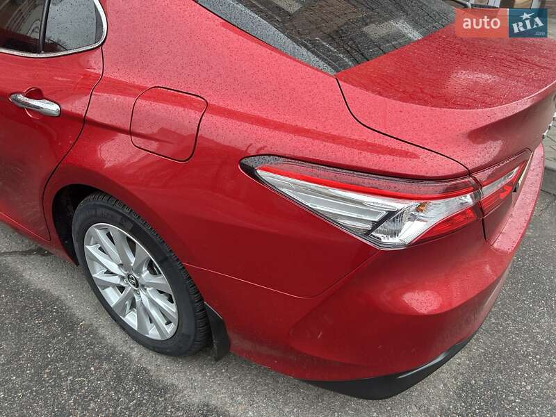 Седан Toyota Camry 2019 в Кременчуге