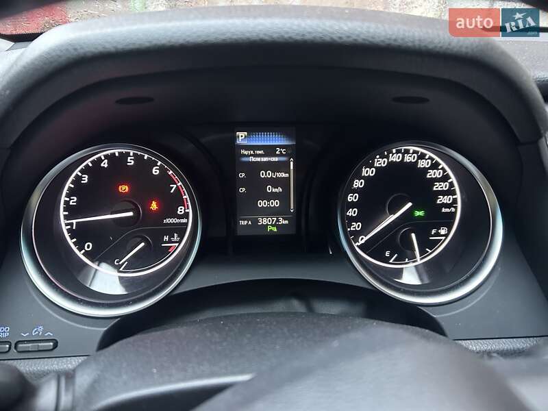 Седан Toyota Camry 2019 в Кременчуге