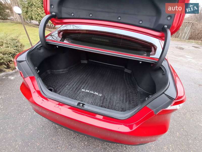 Седан Toyota Camry 2019 в Кременчуге