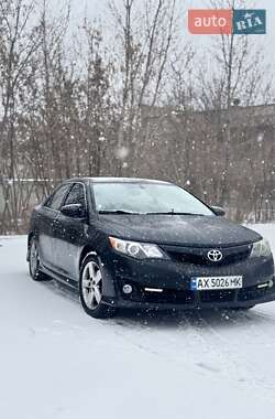 Седан Toyota Camry 2012 в Харькове