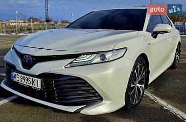 Седан Toyota Camry 2018 в Дніпрі