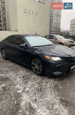 Седан Toyota Camry 2020 в Києві