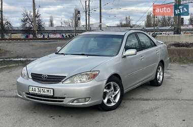 Седан Toyota Camry 2004 в Києві