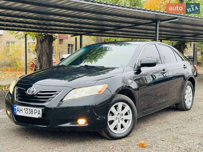 Седан Toyota Camry 2008 в Павлограде