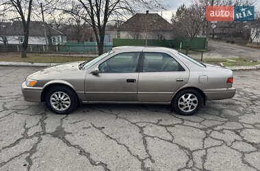 Седан Toyota Camry 2001 в Покровском