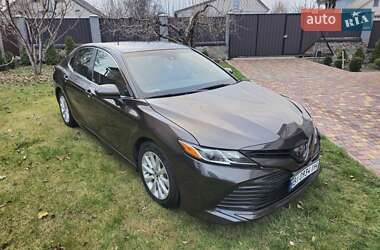 Седан Toyota Camry 2018 в Киеве