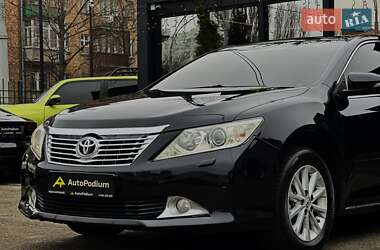 Седан Toyota Camry 2011 в Києві