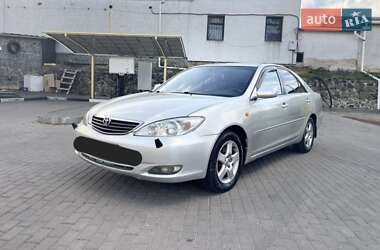 Седан Toyota Camry 2004 в Луцьку