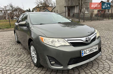 Седан Toyota Camry 2013 в Луцке