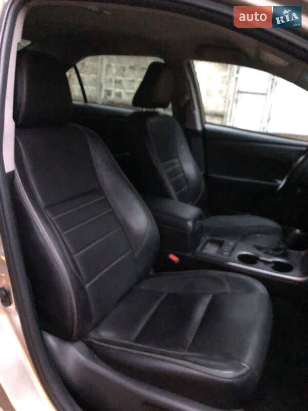Седан Toyota Camry 2015 в Києві