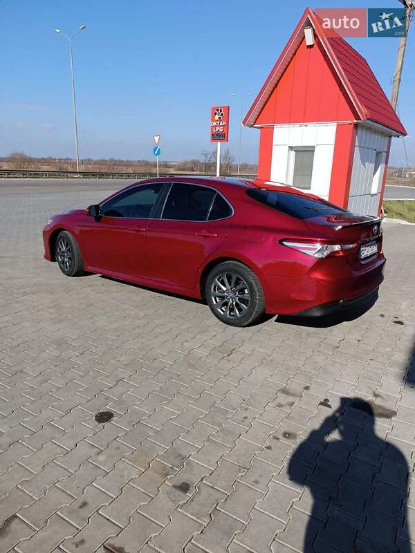 Седан Toyota Camry 2018 в Любашівці