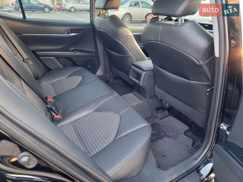 Седан Toyota Camry 2020 в Кременчуці