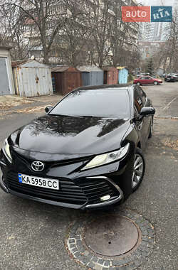 Седан Toyota Camry 2021 в Києві