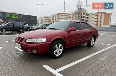 Седан Toyota Camry 1998 в Києві