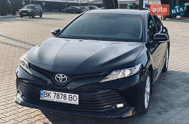 Седан Toyota Camry 2019 в Луцьку