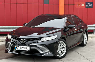 Седан Toyota Camry 2017 в Києві