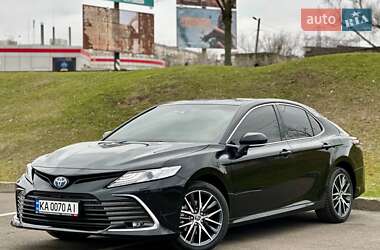 Седан Toyota Camry 2023 в Кривому Розі