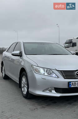 Седан Toyota Camry 2013 в Вінниці