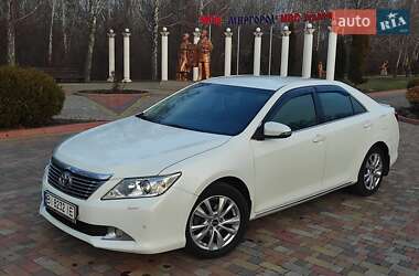 Седан Toyota Camry 2013 в Миргороді