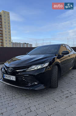 Седан Toyota Camry 2019 в Житомирі