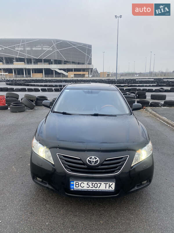 Седан Toyota Camry 2007 в Львове