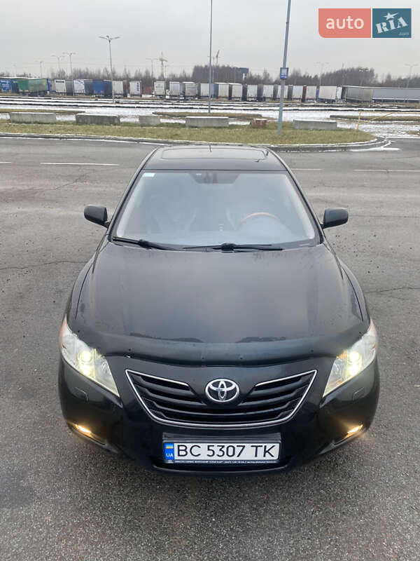Седан Toyota Camry 2007 в Львове